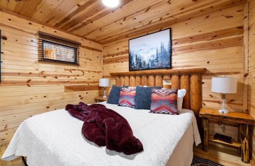 Rapid City House | Bison Trail House- Rustic Cabin Retreat