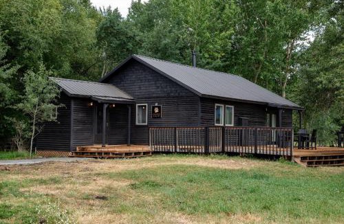 Bozeman House | Black Bear Bungalow w/Hot Tub!