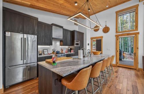 Tamarack Resort House | Black Diamond Chalet! Quiet, Private Mountain Luxury- Near Tamarack Resort- Lake Cascade