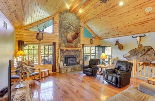 Custer House | Black Hills Cabin: Hot Tub, Game Room & Deck