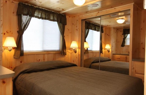 Milton Resort | Blackhawk RV Campground Cabin 3