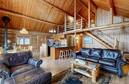 Lakeside House | Blacktail Cabin