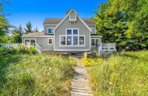 Glen Arbor House | Blue Bear