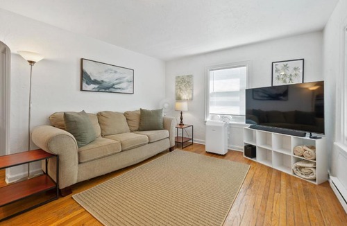 Market District House | Blue Bungalow - Close to Downtown & Autzen home