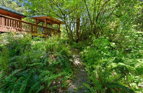Mount Hood Village House | Blue Coconut - Meredith Lodging