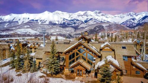 Mountain Village Apartment | Blue Collar Boutique: Affordable Adventure