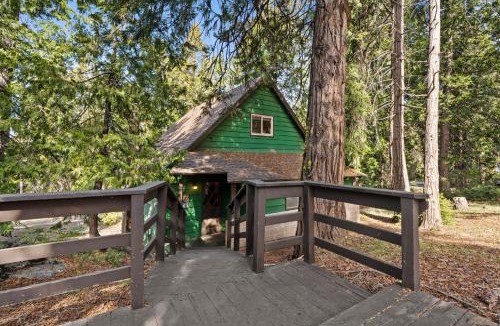 Sierra Cedars House | Blue Meadow-Family Pet Friendly & near the lake