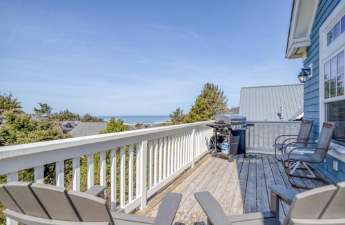 Roads End House | Blue Pacific