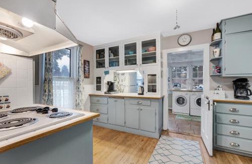 Salida House | Bluebird Cottage, 1897 Home on Salida's AlpinePark