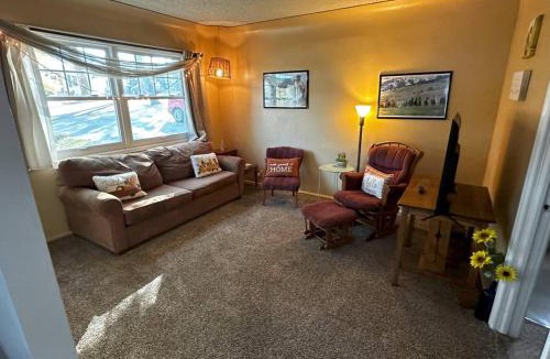 Central - Terry House | Bo & Barb’s Cozy 2BR Home w/Backyard