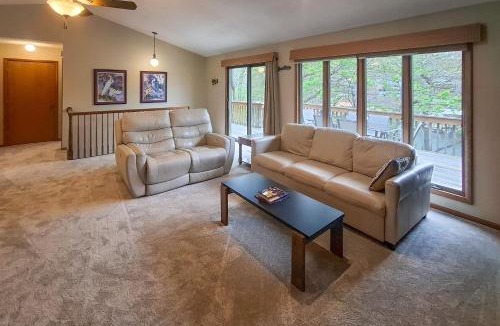 Osage Beach House | Boat Dock! Lakefront Group Getaway in Eldon