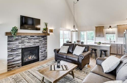 Pierre House | Boat & Fish on Cow Creek! Brand-New Pierre Home