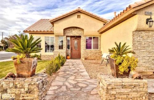 North Las Vegas House | Boho Haus - Three Bedrooms House in Las Vegas