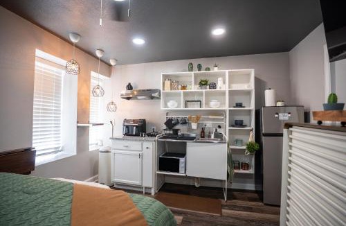 Ferris Apartment | BOHO-MOD STUDIO APARTMENTs