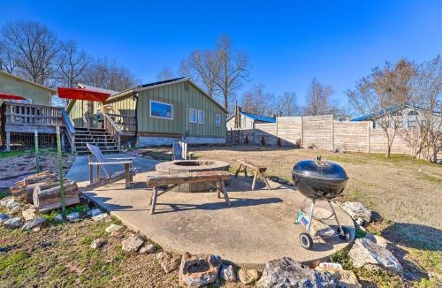 Mountain Home House | Boho Mountain Home Escape, Walk to Marina!