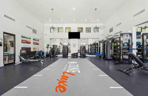 Glendale Sports and Entertainment District Apartment | Boulevard Stays Luxe 2BR by the Stadium Pool Parking Gym 08