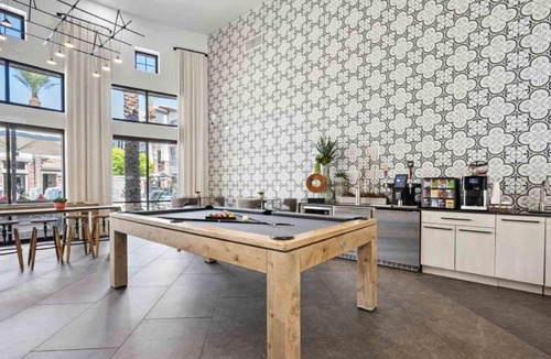 Glendale Sports and Entertainment District Apartment | Boulevard Stays Luxe 2BR by the Stadium Pool Parking Gym 06