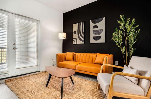 Glendale Sports and Entertainment District Apartment | Boulevard Stays Luxe 2BR by the Stadium Pool Parking Gym 06