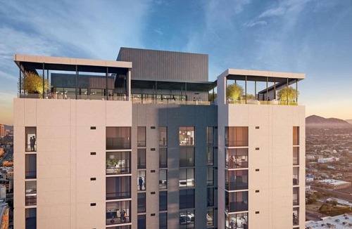 Evans Churchill Apartment | Boulevard Stays Modern Highrise STU Sky Pool Parking Gym 05