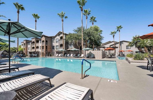 Chandler Apartment | Boulevard Stays Quiet Modern 2BR Pickleball Pool Parking Gym 03