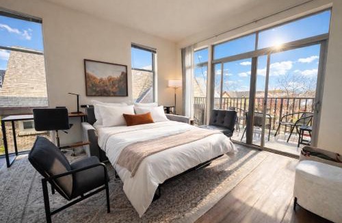 Lower East Side Apartment | Brady St Oasis - Walkable & Quiet Neighborhood + Private Balcony - Sleeps 5