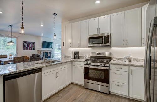 Lakeside Village Apartment | Brand New Clear Water Lofts - 2br Premier Condo - Kids Ski Free! condo