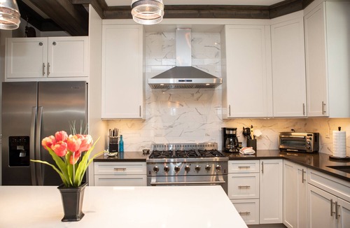 Lakeside Village Condo | Brand New Luxury Townhome/Private Hot Tub/Private Patio