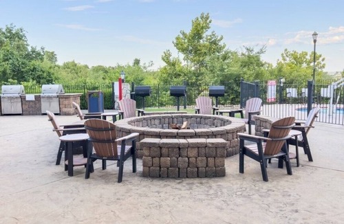 Table Rock Condo | Branson | Pool & Mountains | 2BR Deluxe