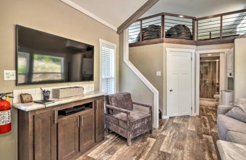 Branson House | Branson Tiny Home on 52 Acres w/Private Pond!