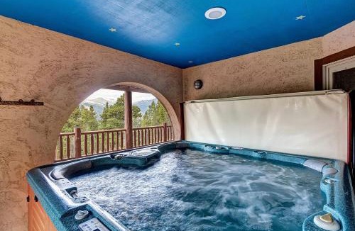 Baldy Mountain House | Breathtaking Mountain Vacation Rental with Hot Tub in Breckenridge, Colorado