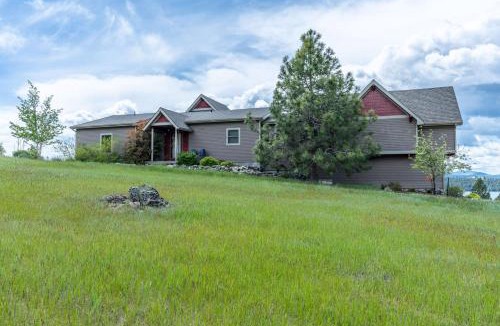 Dayton House | Breathtaking Mtn & Lake Views! Glacier Country Gem