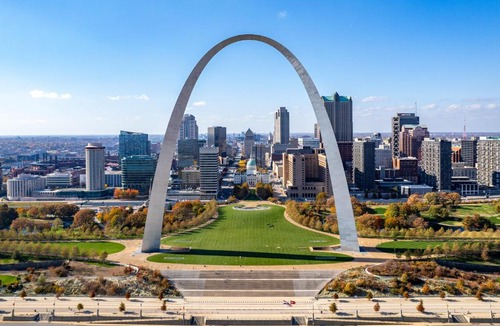 Downtown St. Louis Apartment | Brick & Bed Riverfront Lofts, P 4I