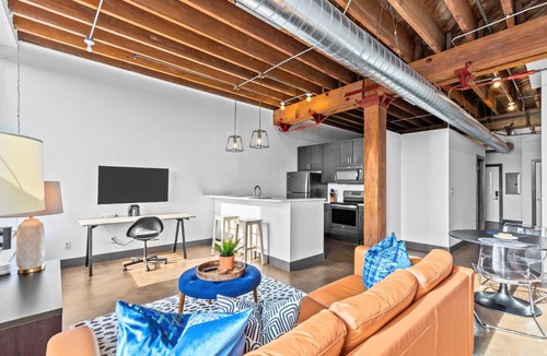Downtown St. Louis Apartment | Brick & Bed Riverfront Lofts, P 4I