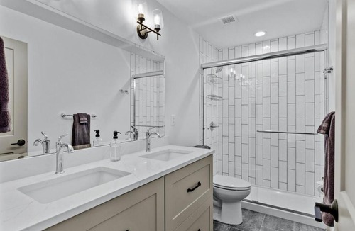 Downtown St. Louis Apartment | Brick & Bed Riverfront Lofts, G 207