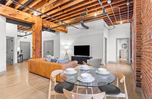 Downtown St. Louis Apartment | Brick & Bed Riverfront Lofts, G 304