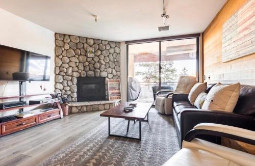 Mammoth Lakes Apartment | Bridges 210