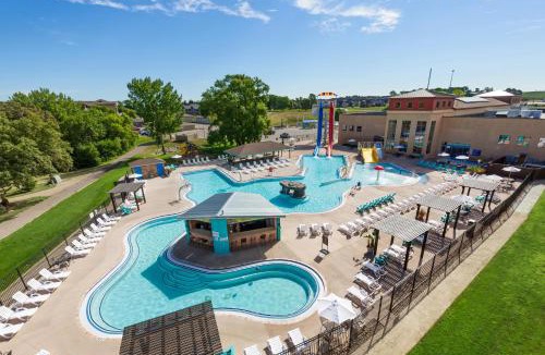 Arnolds Park Hotel | Bridges Bay Resort