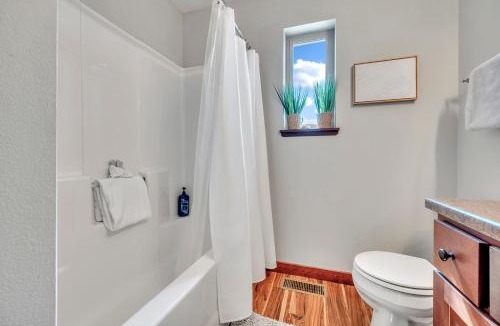 Spirit Lake Villa | Bridges Bay Vacation Cabin 33