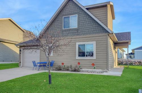 Arnolds Park Villa | Bridges Bay Vacation Cabin 69