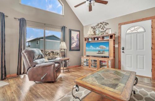 Arnolds Park Villa | Bridges Bay Vacation Cabin 69
