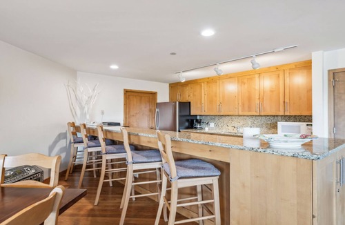 Vail Condo | Bright and Spacious 2BR A/C Fireplace & Stunning Beaver Creek Mountain Views