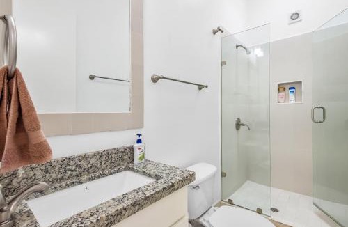 La Paloma House | Bright Dog-Friendly Suite with Kitchenette, Heated Outdoor Pool, Hot Tub, Patio