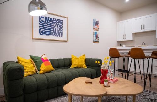 Berkeley House | Bright retreat near Tennyson w full kitchen