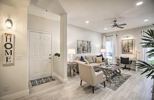 North Scottsdale House | Bright Scottsdale Condo w/Patio: 8 Mi to Old Town