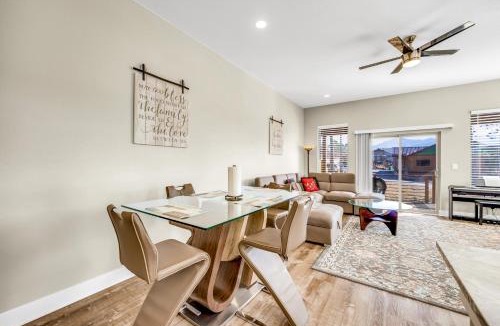 Woodland Park House | Bright & Spacious Modern Home, Mountain Views, Walk to Downtown