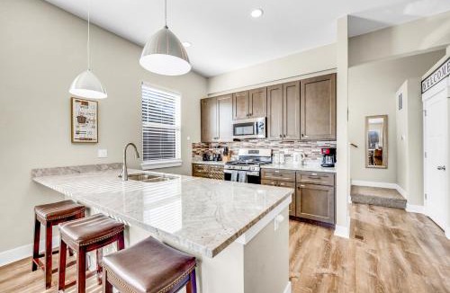 Woodland Park House | Bright & Spacious Modern Home, Mountain Views, Walk to Downtown