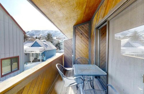 North Park City House | Bright Townhome with Sauna Fireplace & Grill - Walk to Resort Base