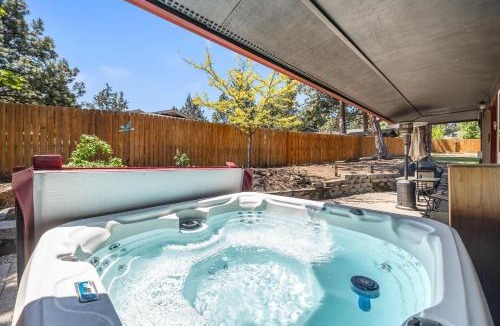 Southeast Bend House | BrightCottage