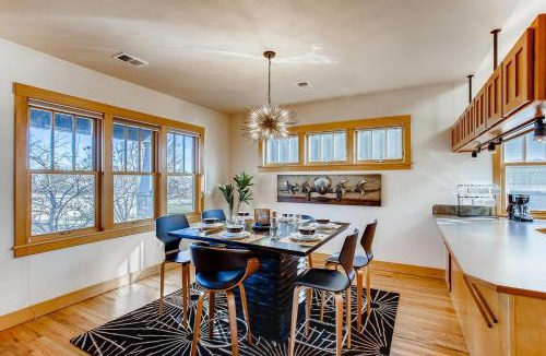 River Rock Apartment | Brilliant Posh Home - Backs to Poudre River Trail!