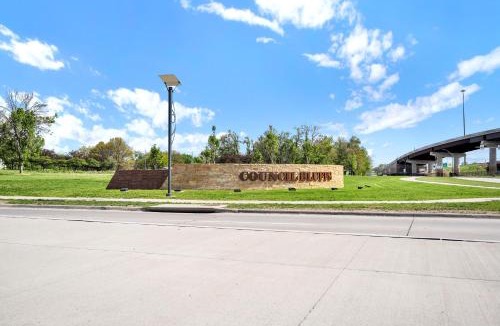 Council Bluffs Hotel | Broadway Inn